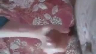 Бабушка с внуком, старые и частные видео, представляют потрясающее зрелище.