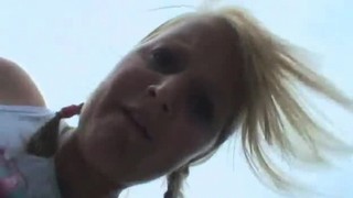 Девушка вышла на утреннюю пробежку, где случайно повстречала седого бегуна со стажем.
